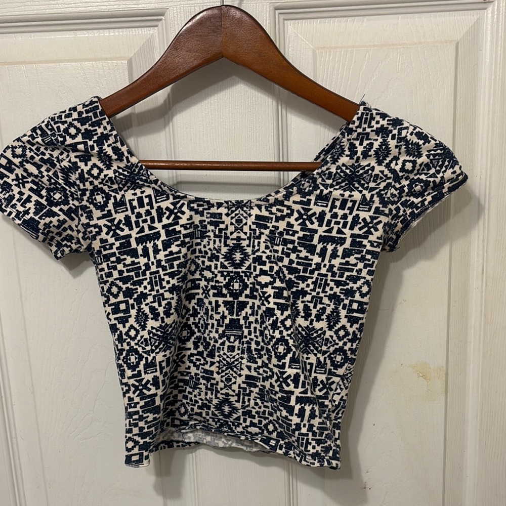 dELiA*s Black and White Puff Sleeve Crop Blouse
